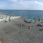 Studio carré d\'or situé à 50 m de la plage
